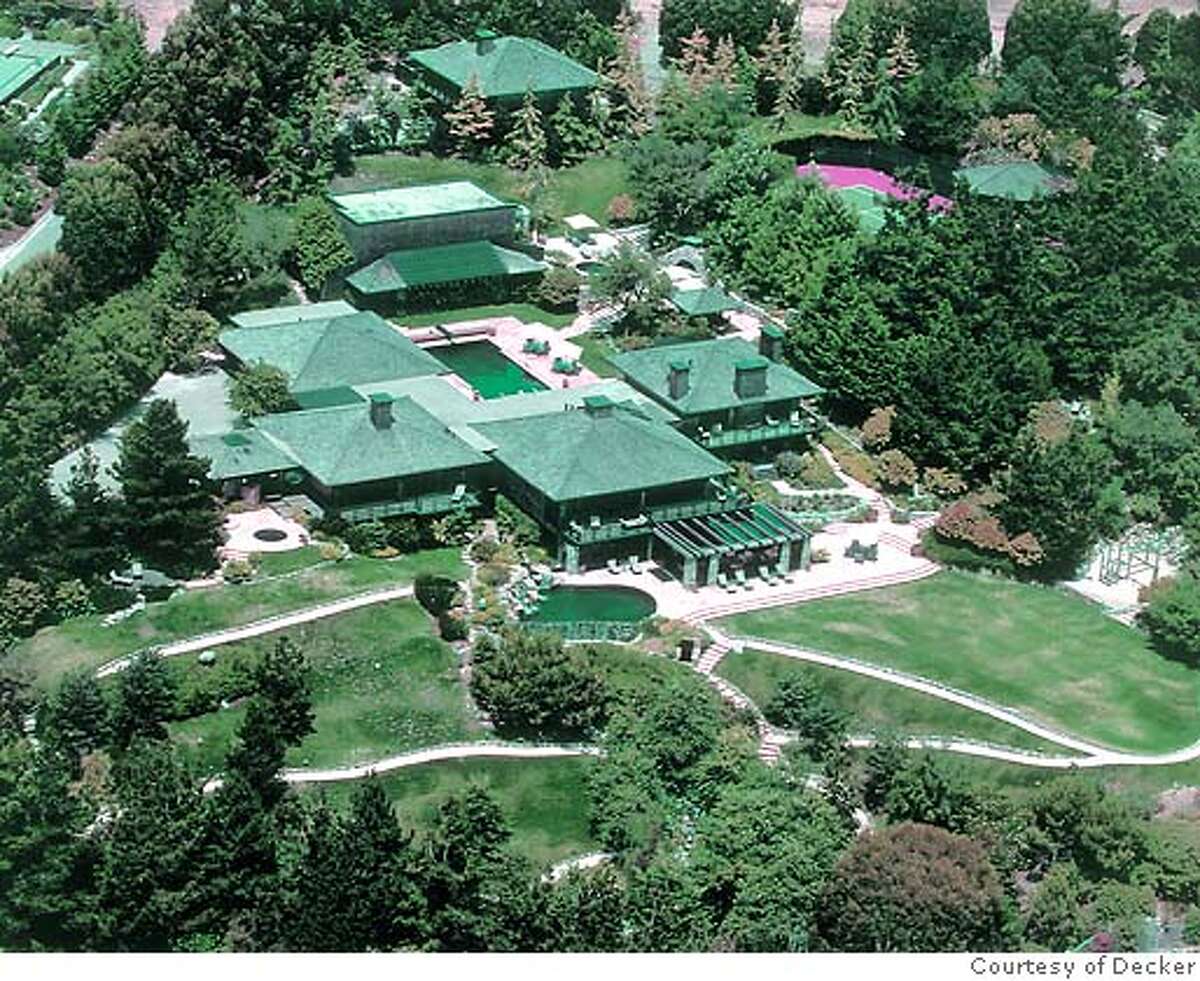 Aerial view of Round Hill Estate, the Steffi Graf-Andre Agassi compound in Tiburon. The retired tennis starts accepted an offer of $20 to sell the property, $3 million less than Agassi paid for it.