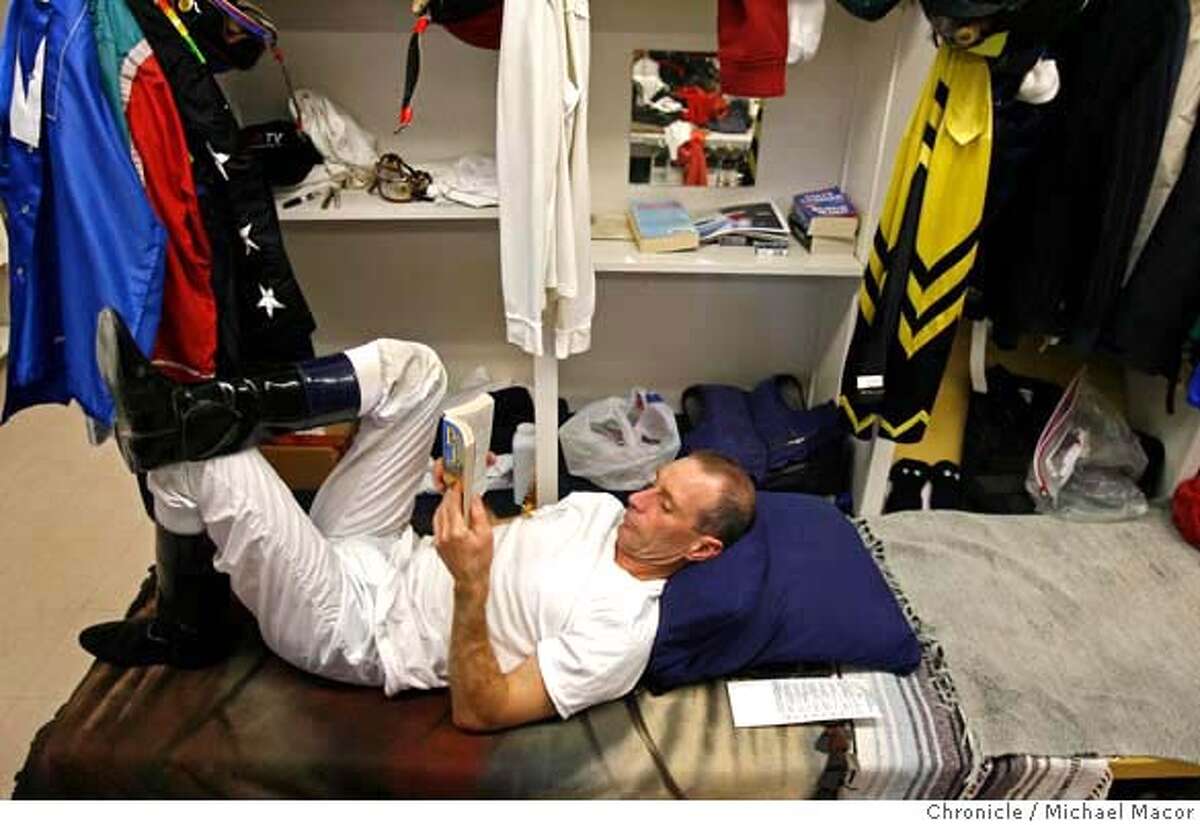 baze_351_mac.jpg . In-between races, Baze relaxes inside the jockey's room, reading a book at his dressing area. Jockey Russell Baze, racing at Bay Meadows, will become the all-time winningest jockey in U.S. history in the next couple weeks. Event in, San Mateo, Ca, on 11/18/06. Photo by: Michael Macor/ San Francisco Chronicle Mandatory credit for Photographer and San Francisco Chronicle / Magazines Out