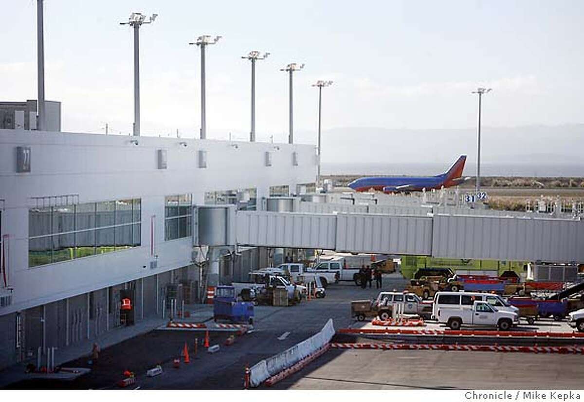 Expansion project / Oakland airport adds gates, plans for growth