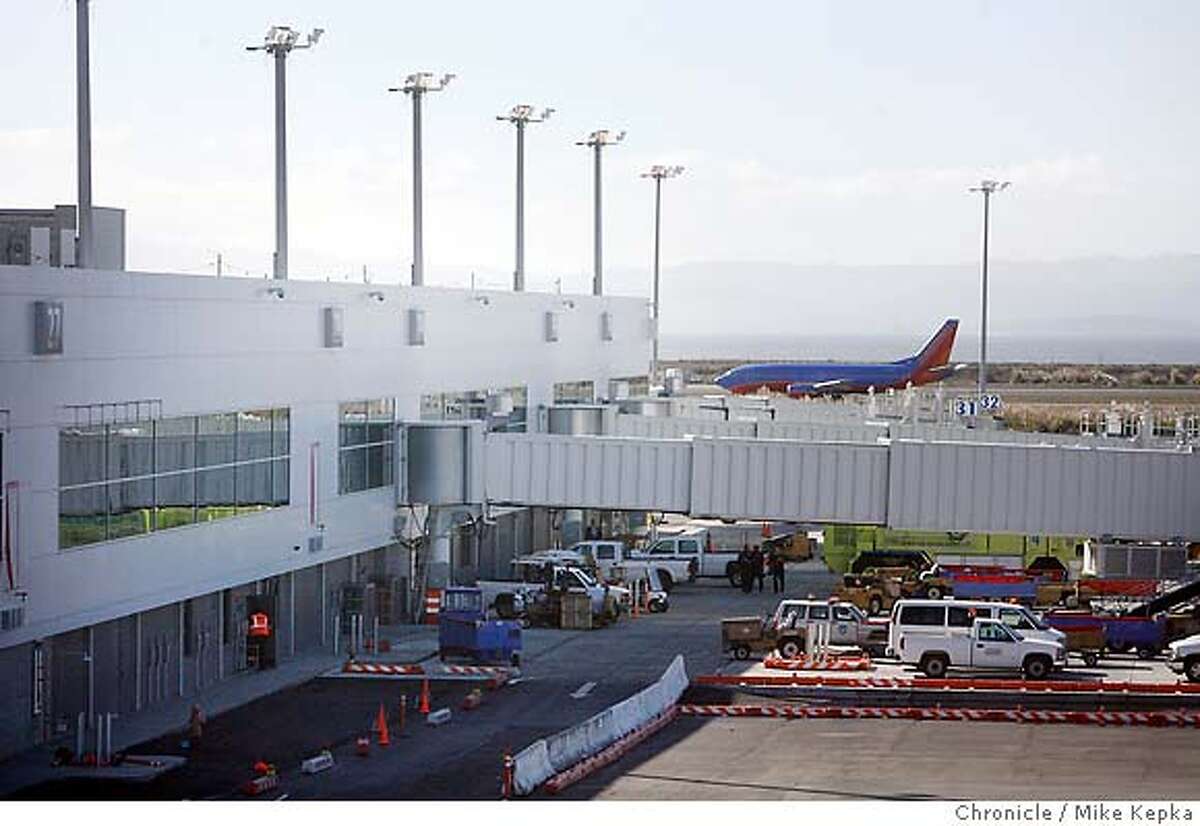 Expansion Project / Oakland Airport Adds Gates, Plans For Growth