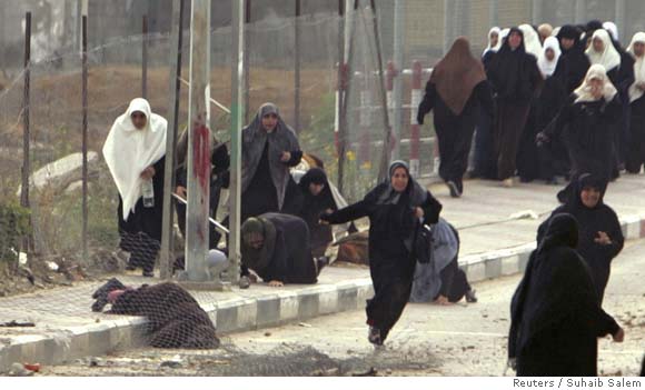 Gaza Women's Bold Move / 2 Die, 17 Wounded In March Past Israeli Lines ...