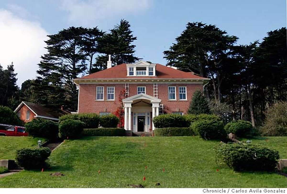 PARK PLACE / Presidio residents don't have a monopoly on beautiful