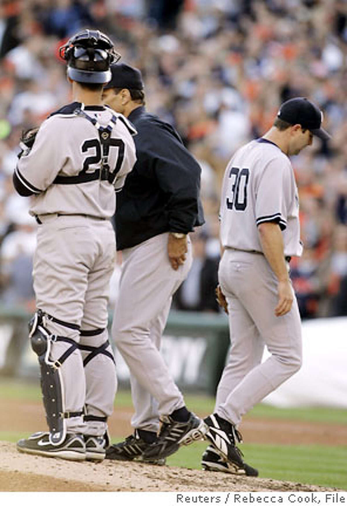 Pitcher's stunning death / Small plane carrying Yankees' Cory Lidle and