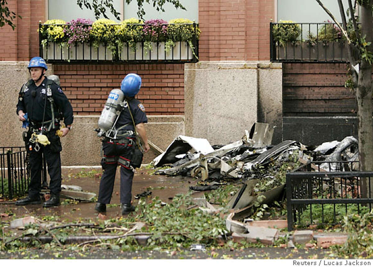 Pitcher's stunning death / Small plane carrying Yankees' Cory Lidle and