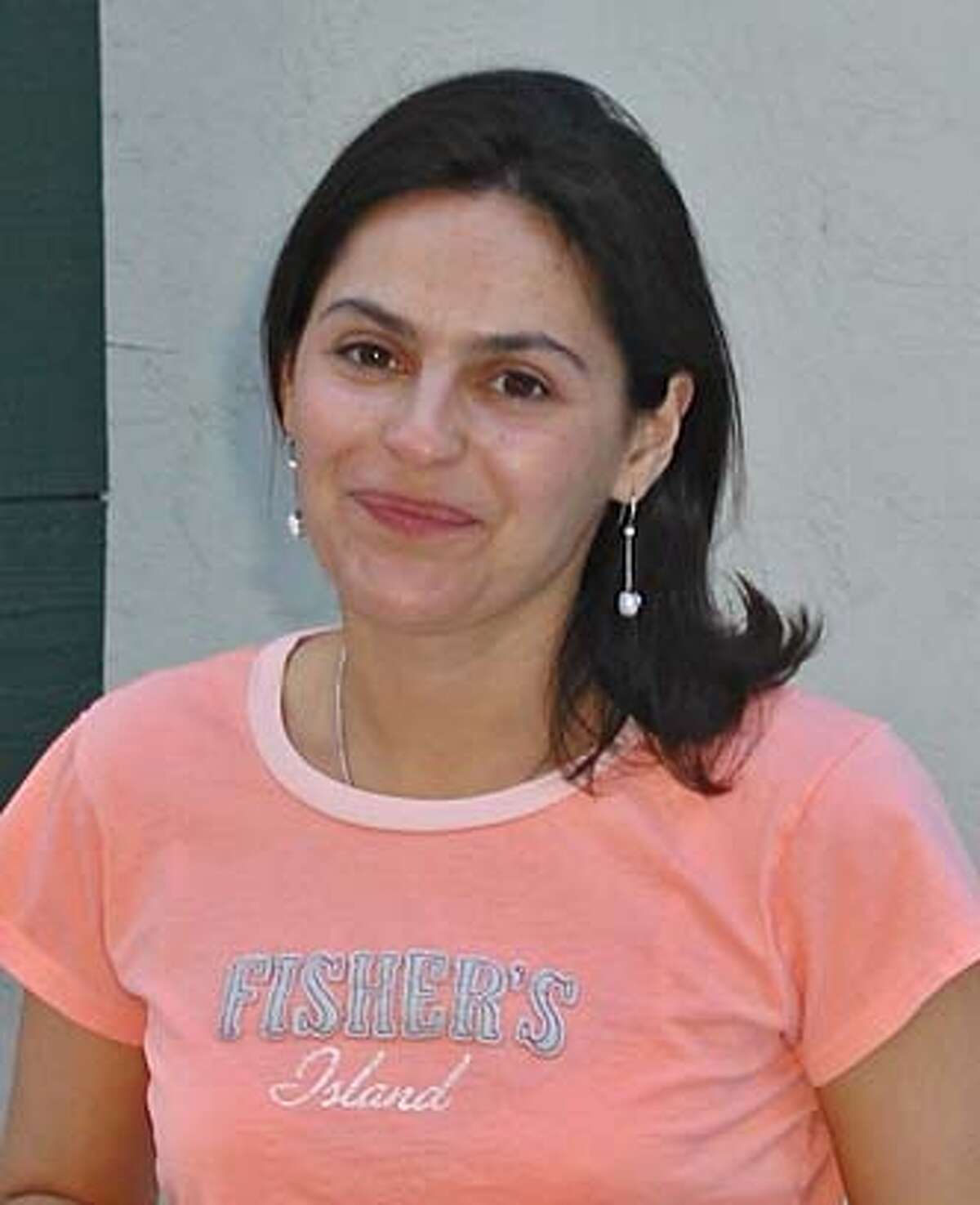 Nina Reiser is an Oakland resident and mother of two young kids. She is 5'5", 114 pounds with black hair and brown eyes. She was last seen Sunday September 3rd dropping off her two children at her ex-husband's home in the Montclair district of Oakland. Reiser was driving a tan color 2001 Honda Odyssey, license plate 4UBB491. The car was recovered by the police on Saturday, September 9th but Nina is still missing. If you have any information please call Oakland Police at 510-777-3333 or Anthony Zografos at 510-585-7814. Date of this posting: 9/10/2006