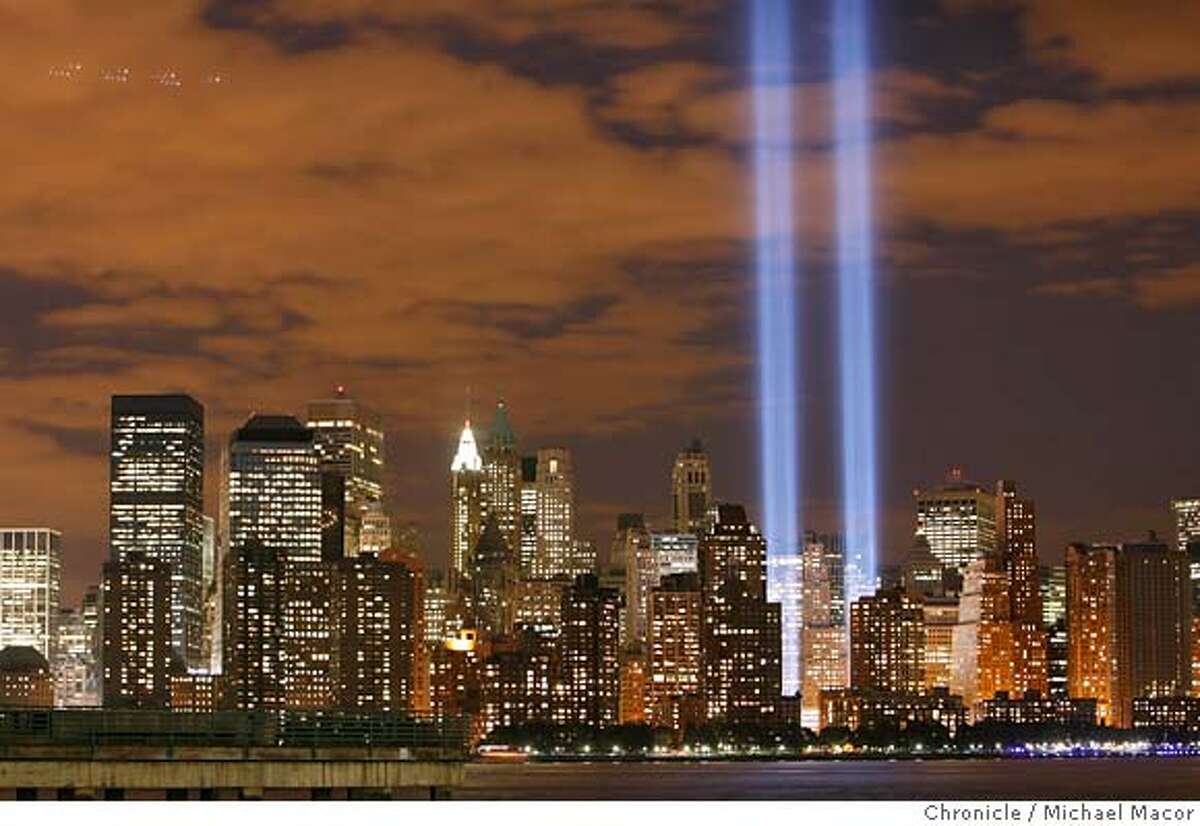 9/11 FIVE YEARS LATER / New York City / Solemn ceremony at ground zero