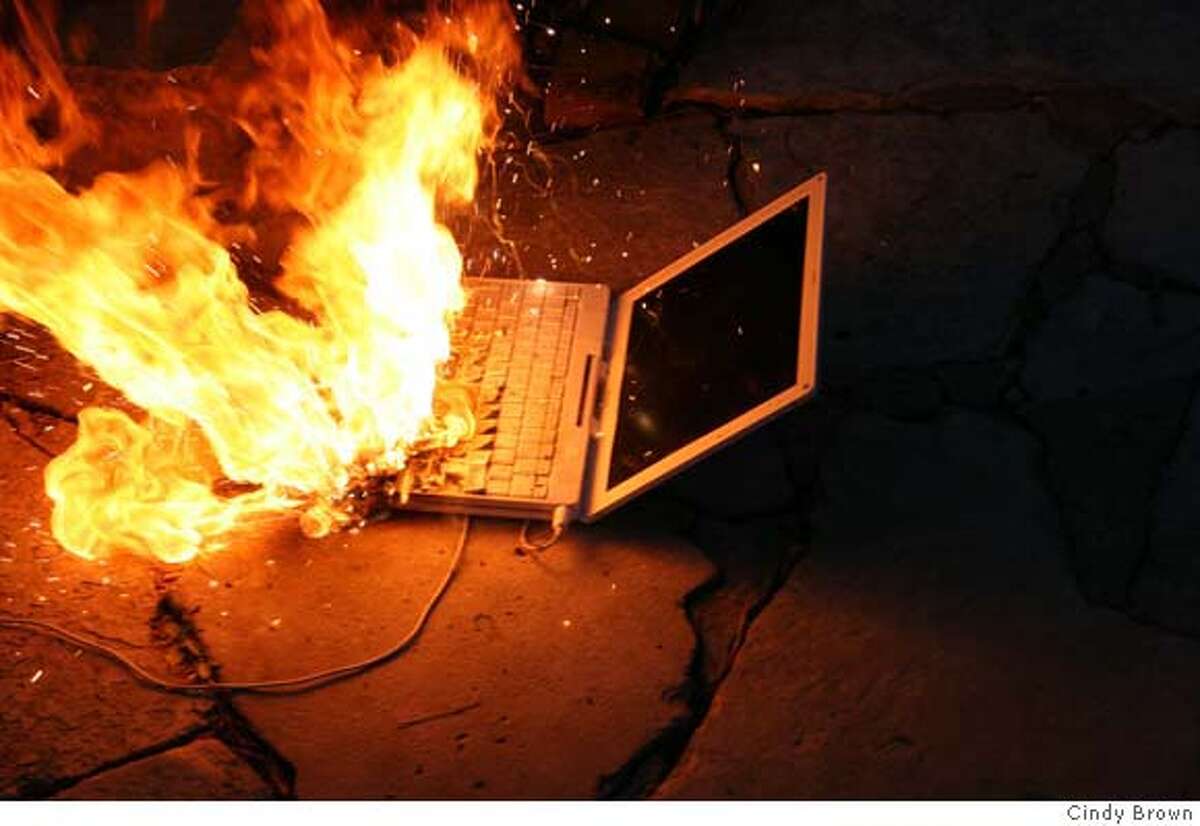 компьютер горит фото