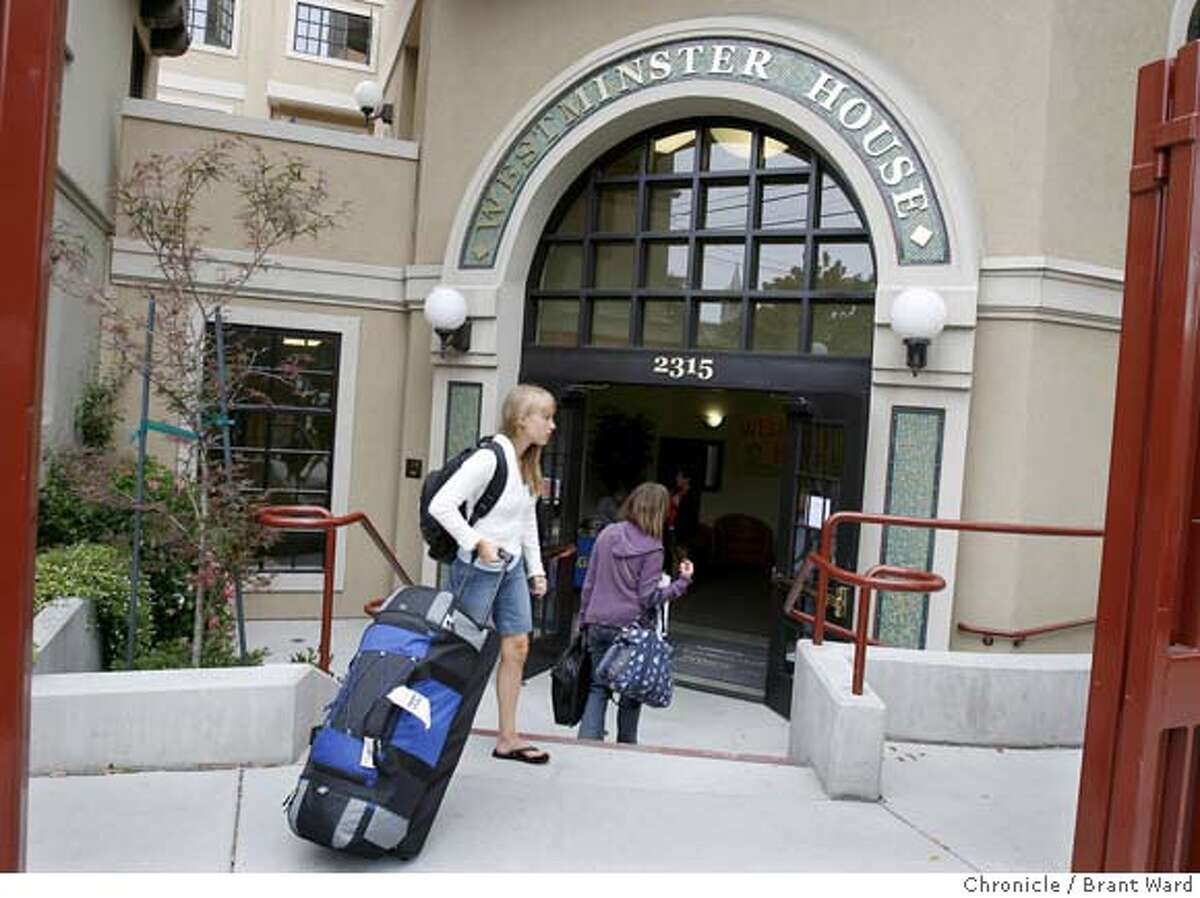 BERKELEY / Dorm with a spiritual dimension / Church starts national