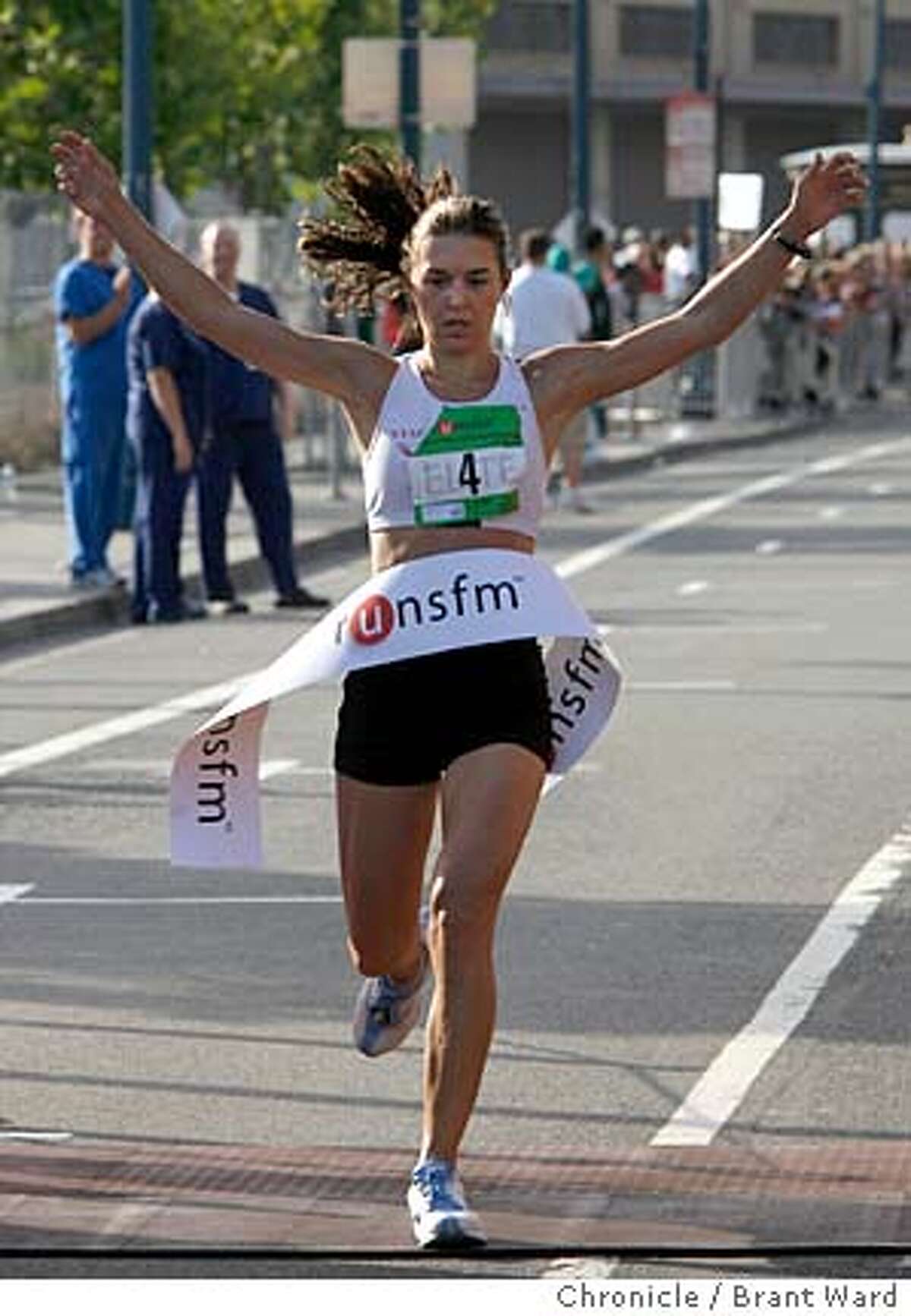 SAN FRANCISCO / Marathon racer dies near end / Friends say man, 43, was