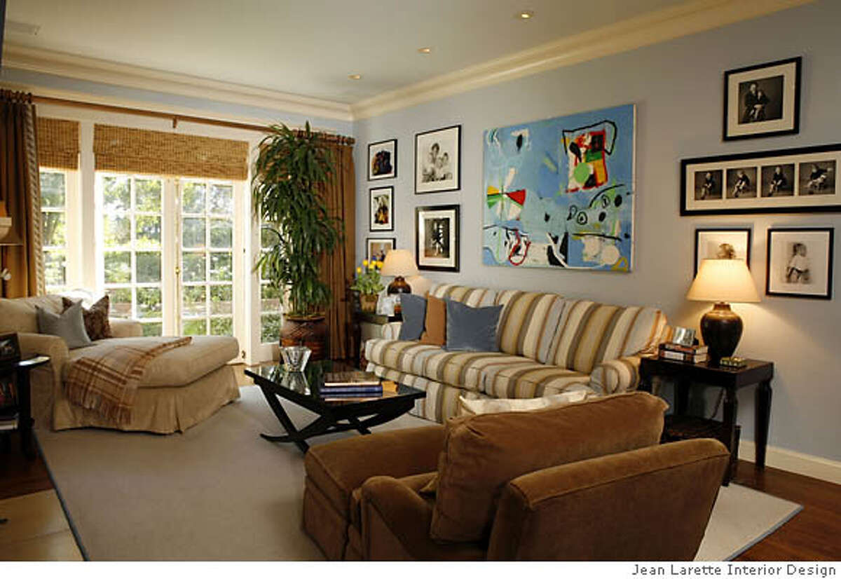 Tasteful or tacky? / Discretion required in planning displays of family