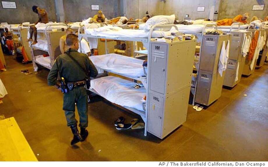 Uncertainty in the ranks over prison plan / Schwarzenegger's proposal