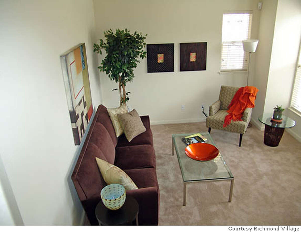 MODEL HOME Richmond Village / It takes a Village / Housing project in