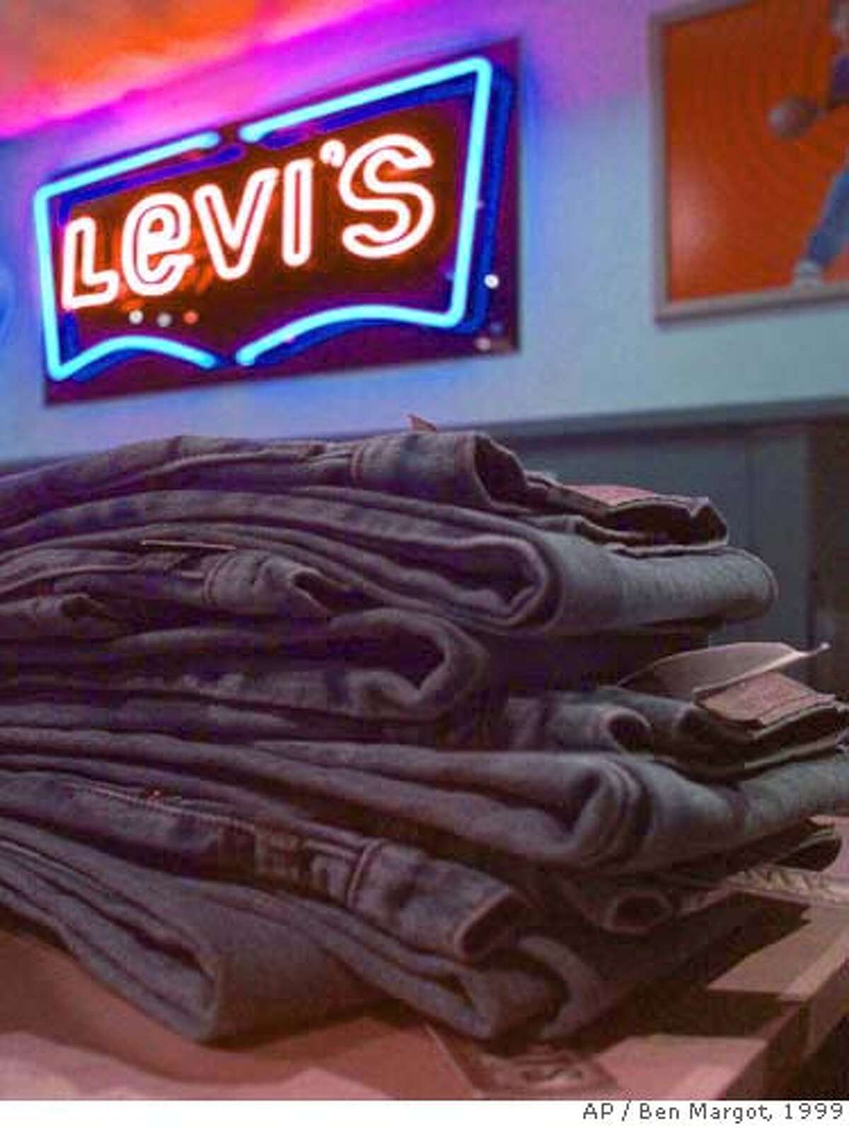 Shrinking to fit / Departing CEO oversaw layoffs, rebound at Levi's