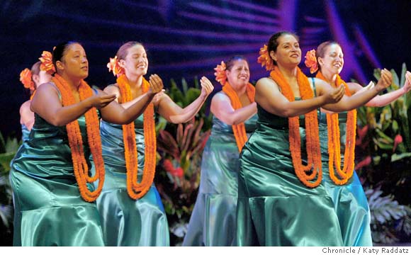 Review: 'O'ahu' travelogue dips into hulu history