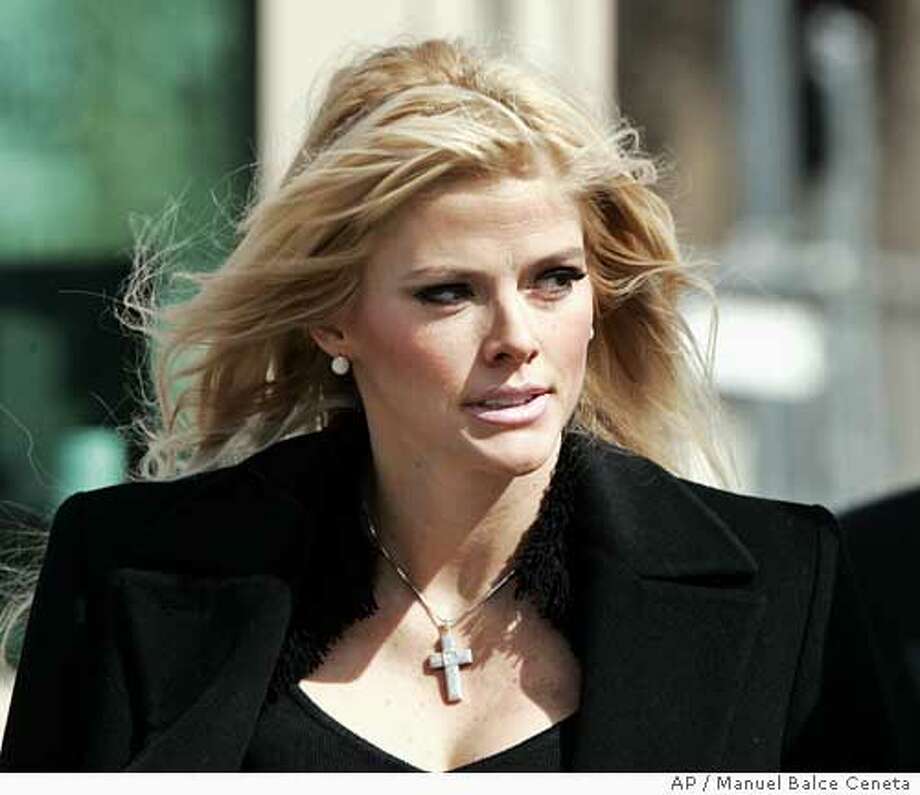 Anna Nicole Smith wins right to fight for half husband #39 s fortune / High