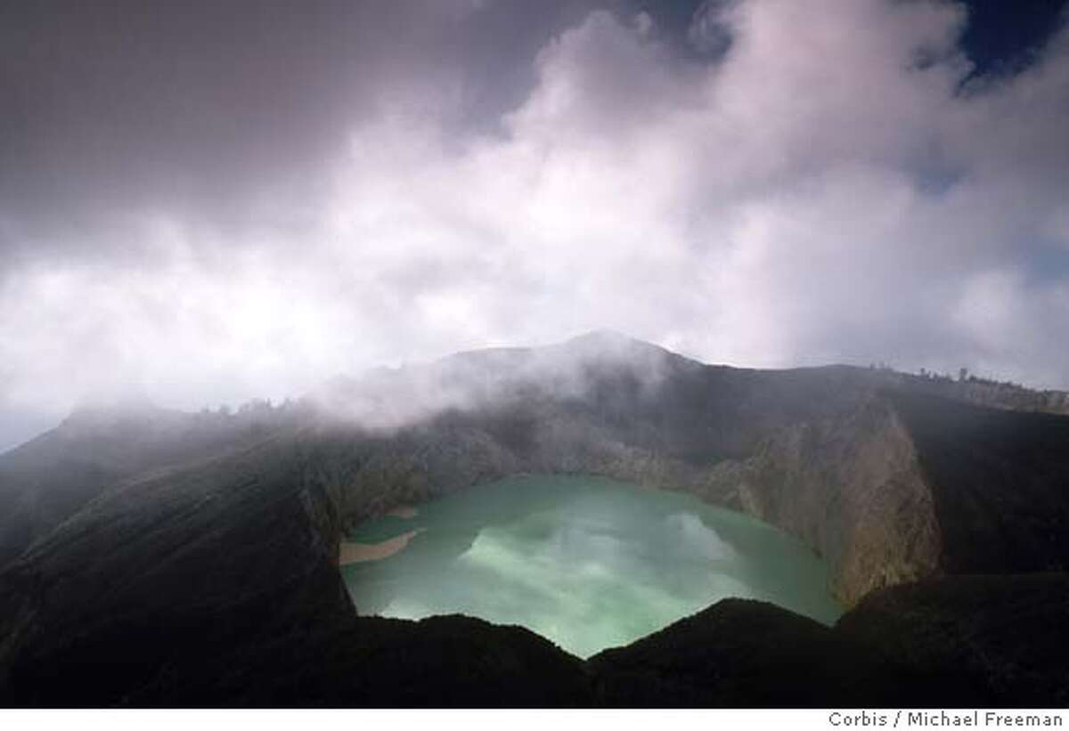 29 Aug 1989, Kelimutu National Park, Flores, Indonesia --- Crater of Kelimutu --- Image by � Michael Freeman/CORBIS