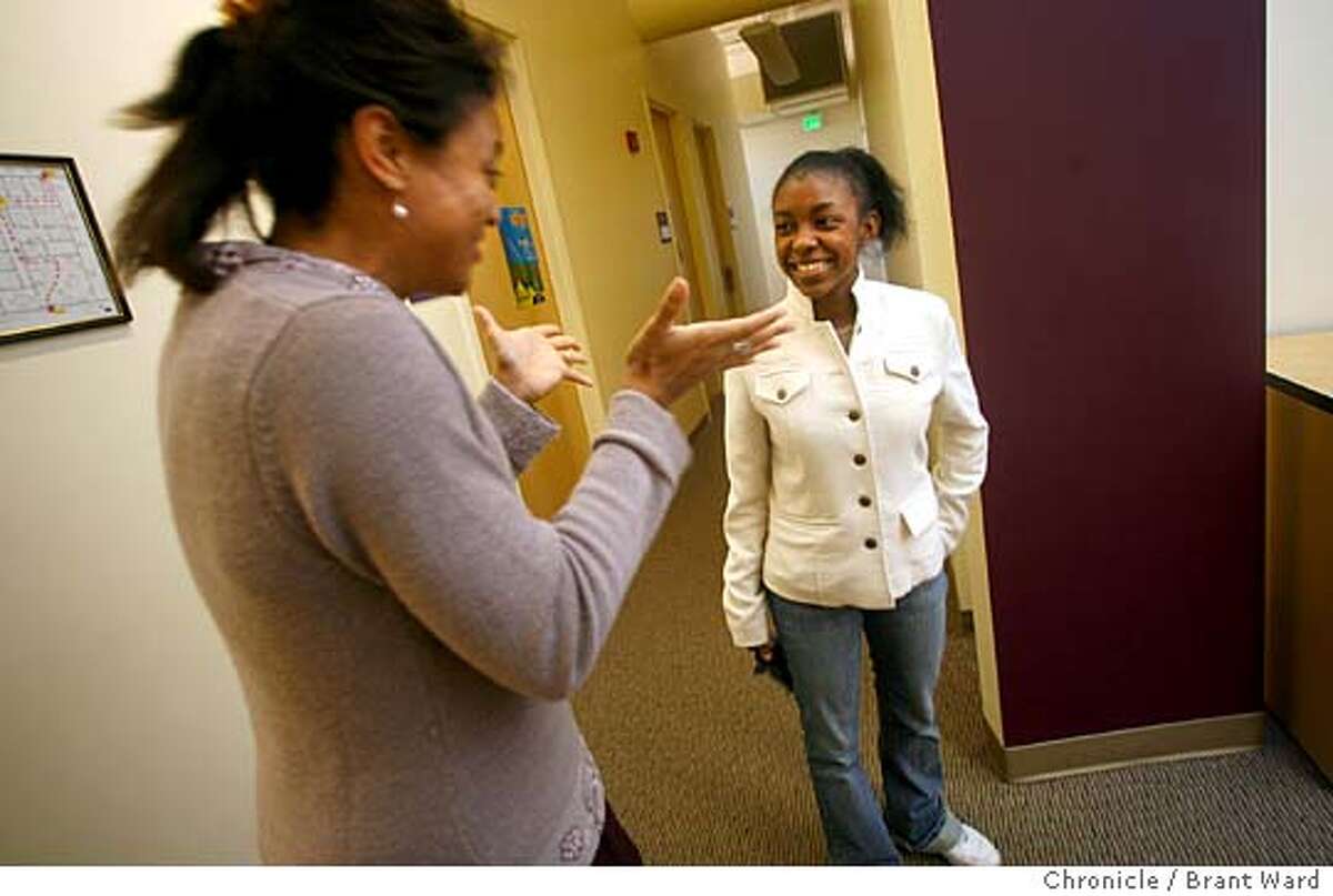 Psychiatrist Lisa Hardy, left, greets student Darielle Davis at the health clinicl at McClymonds High School. Davis has used the health services...Hardy is surprised to learn she knows Davis' mother. Two health clinics in Oakland are helping middle and high school students live better lives in some of the most violent neighborhoods in town. McClymonds and Castlemont high schools, with the help of Children's Hospital, now have professional health clinics that even include mental health services. Brant Ward3/8/06 Ran on: 03-19-2006 Mental health essential for school success: Oakland Childrens Hospital psychiatrist Lisa Hardy, left, greets sophomore Darielle Davis at the new health clinic at McClymonds High School in Oakland, which focuses on a students physical and mental health.Ran on: 03-19-2006 Mental health essential for school success: Oakland Childrens Hospital psychiatrist Lisa Hardy, left, greets junior Darielle Davis at the new health clinic at McClymonds High School in Oakland, which focuses on a students physical and mental health.