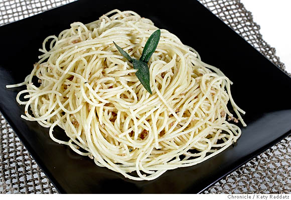 Spaghettini and vino -- that's amore
