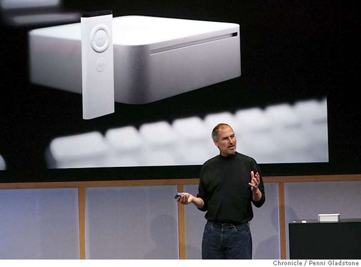 APPLE01 steve jobs shows off new mac mini Apple Computer Inc. is unveiling some new products at an event at the company headquarters in Cupertino. Photo by Penni Gladstone/The San Francisco Chronicle Photo taken on 3/1/06, in Cupertino, CA.