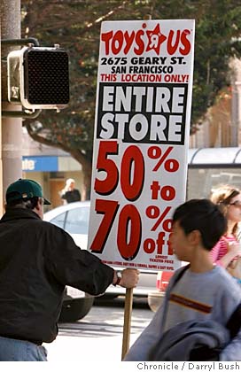 Toys R not them anymore / S.F. store closing, leaving shoppers one less  option