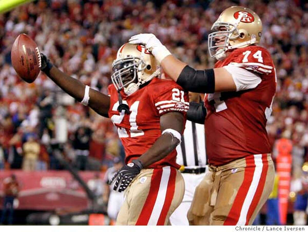 49ers_cardinals107_lsi.jpg The 49ers 21- Frank Gore celebrates San Francisco's first touchdown of the season, along with 74-Joe Staley. San Francisco Forty Niners vs. Arizona Cardinals, opening game of the season, a Monday night game. Photographed in, San Francisco, Ca, on 9/10/07. Photo by: Lance Iversen/ The Chronicle Ran on: 09-11-2007 49ers wide receiver Arnaz Battle turned a frustrating night into an exhilarating one with his 2-yard end-around TD with seconds left. Ran on: 09-11-2007 49ers wide receiver Arnaz Battle turned a frustrating night into an exhilarating one with his 1-yard end-around TD with seconds left.