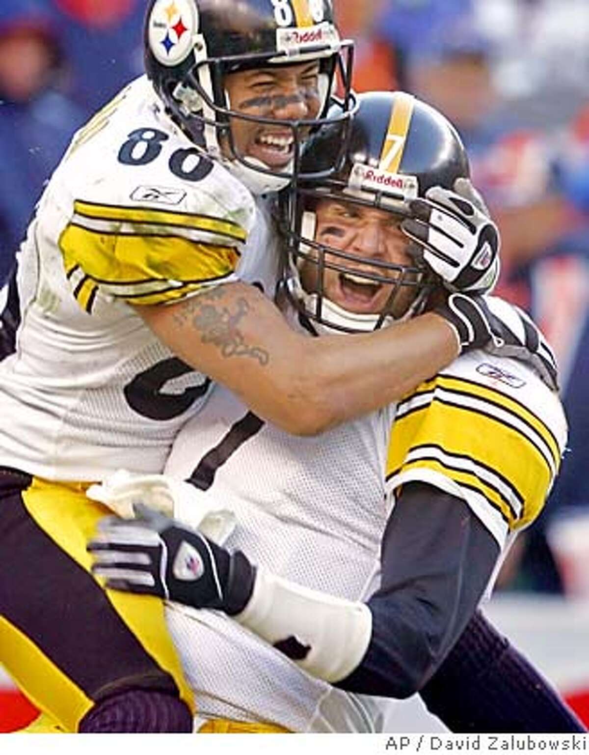 Pittsburgh Steelers running back Jerome Bettis runs up field during