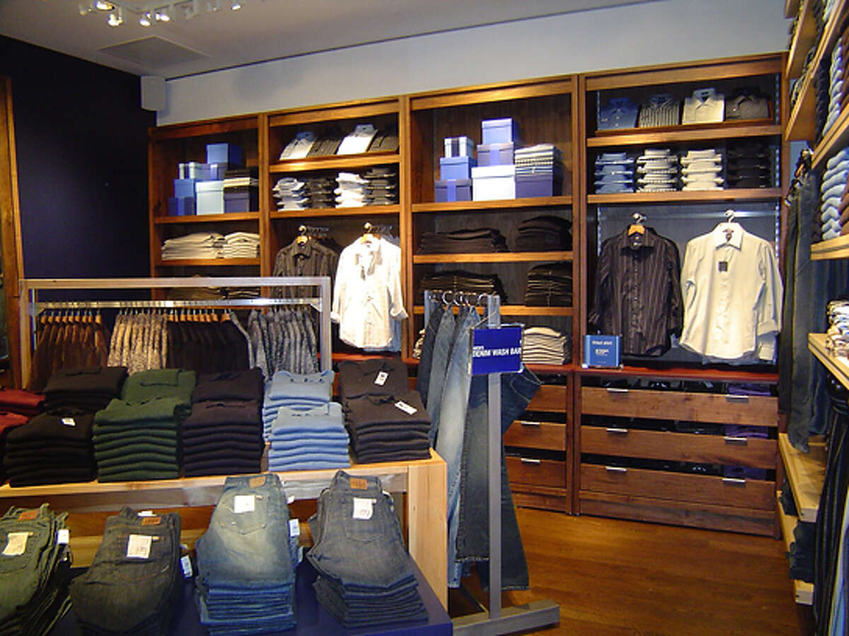 Seeking a fashion fix / Gap has big plans to redesign stores and ...