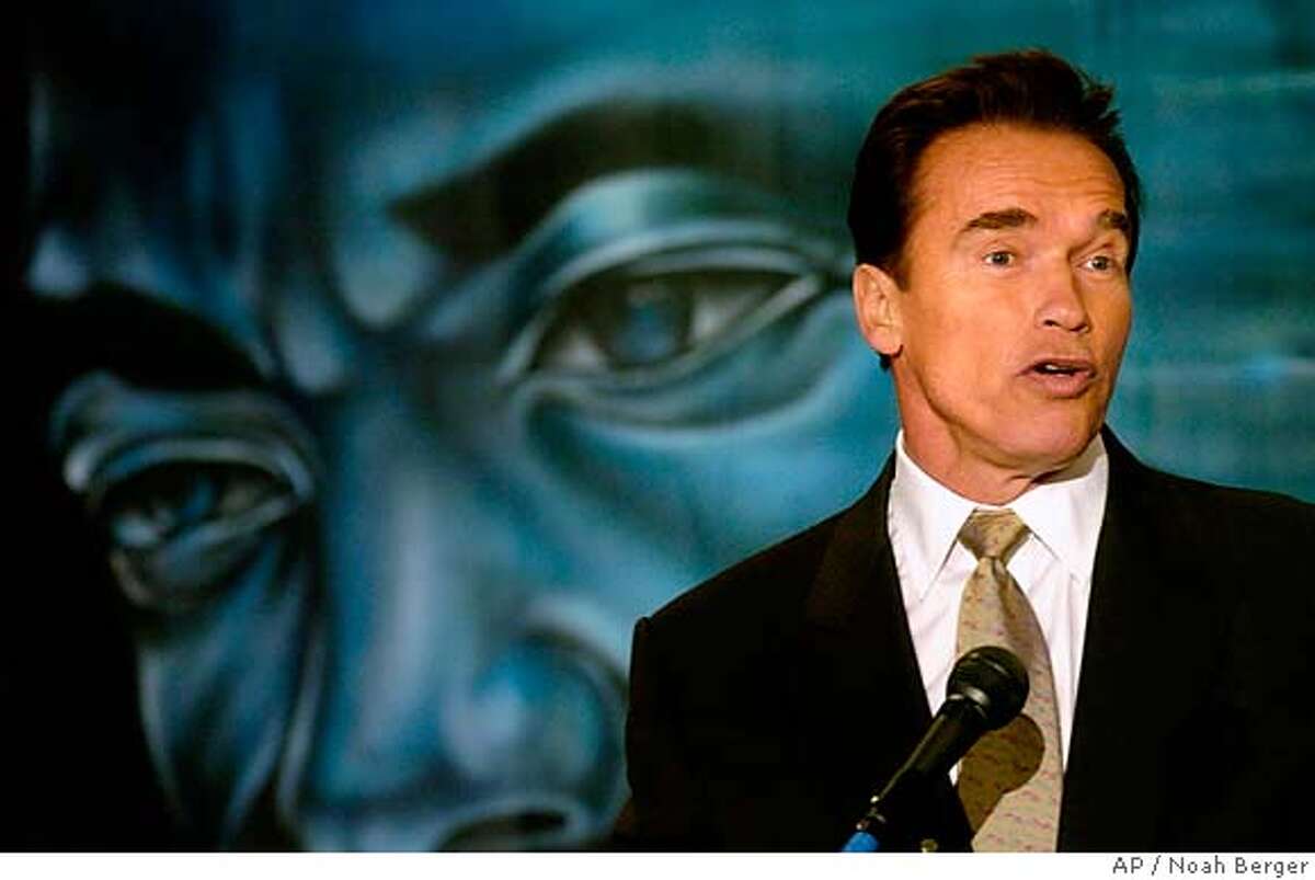 'New' Schwarzenegger gets surprisingly warm welcome / His talk at King