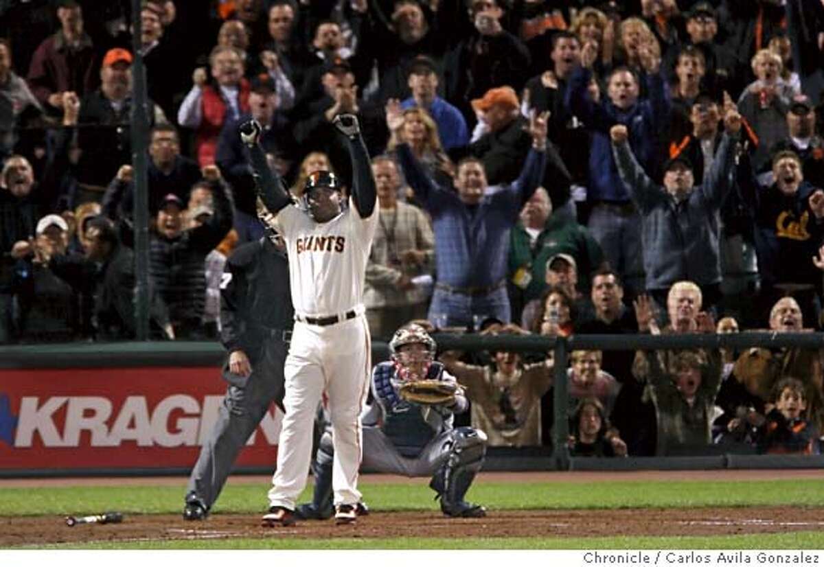 NEW KING OF SWING / Bonds' HR to center puts him at the top