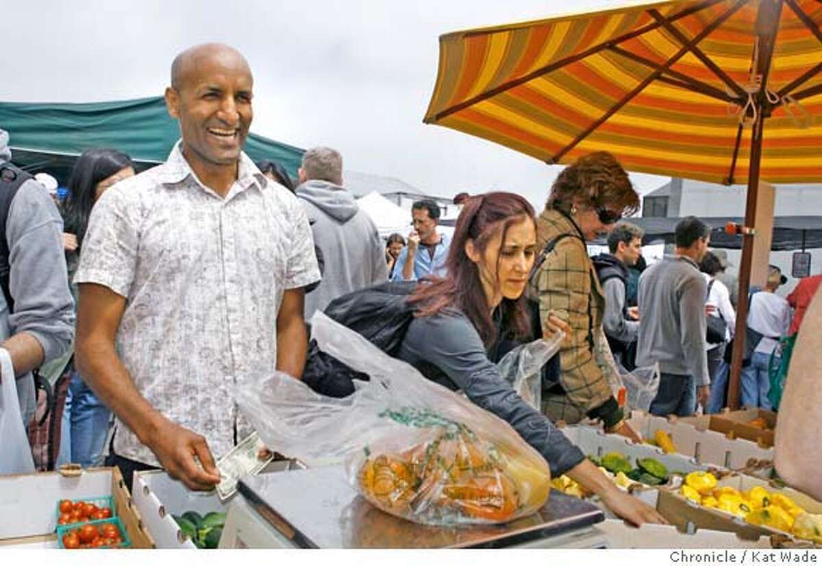 CREATING RADIO AFRICA & KITCHEN / Eskender Aseged's moving experiment