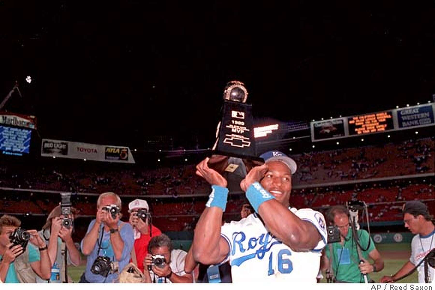 Legendary Days: Bo Jackson Explodes On A Monday Night