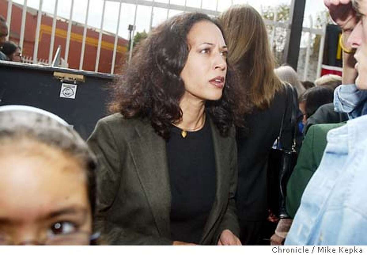 harris0030_mk.jpg Kamala meets with supporters in front of the 24th street BART station while on the campain trail with Cruz Bustamonte. is running for District Attorney in San Francisco. 10/4/03 in San Francisco MIKE KEPKA/The San Francisco Chronicle