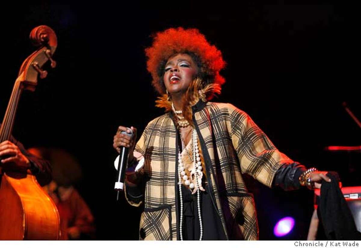 Late start, new approach disappoint Lauryn Hill fans at Oakland concert