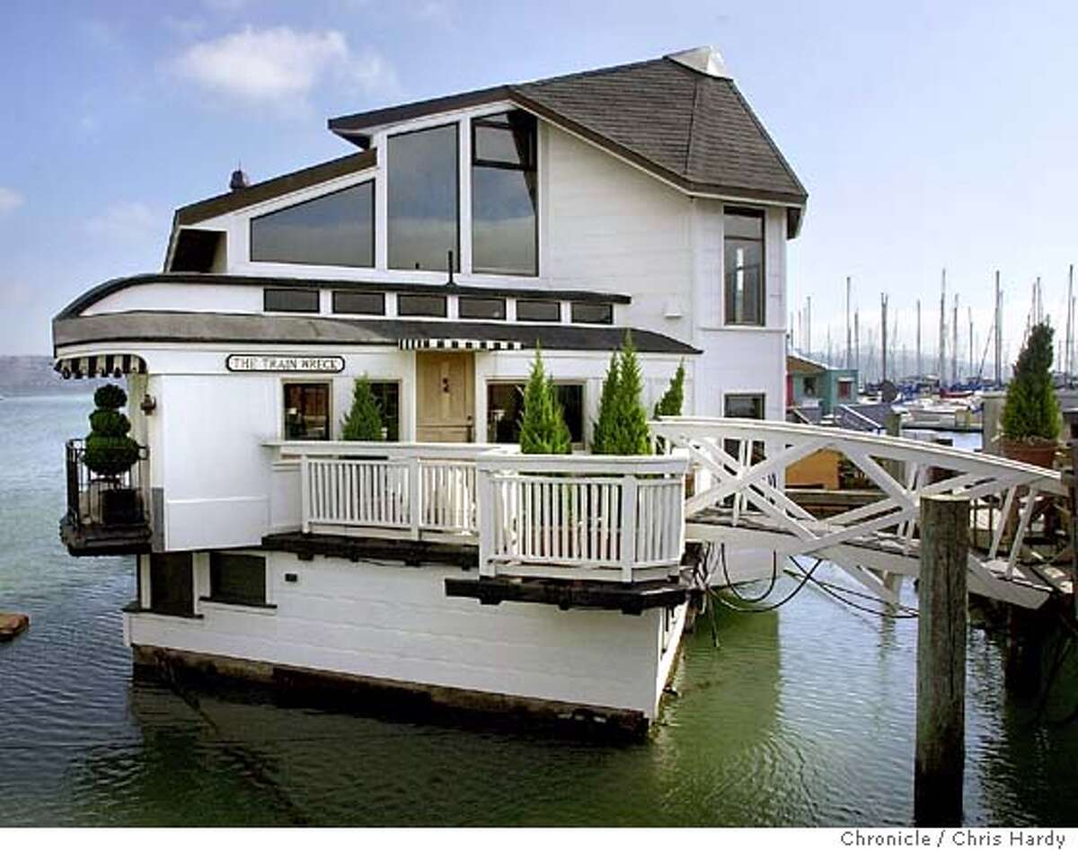 65 ft floating foundation for houseboat