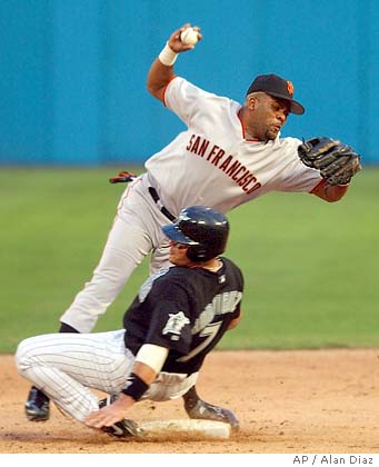 Giants benefit from three Marlins errors in seventh – East Bay Times