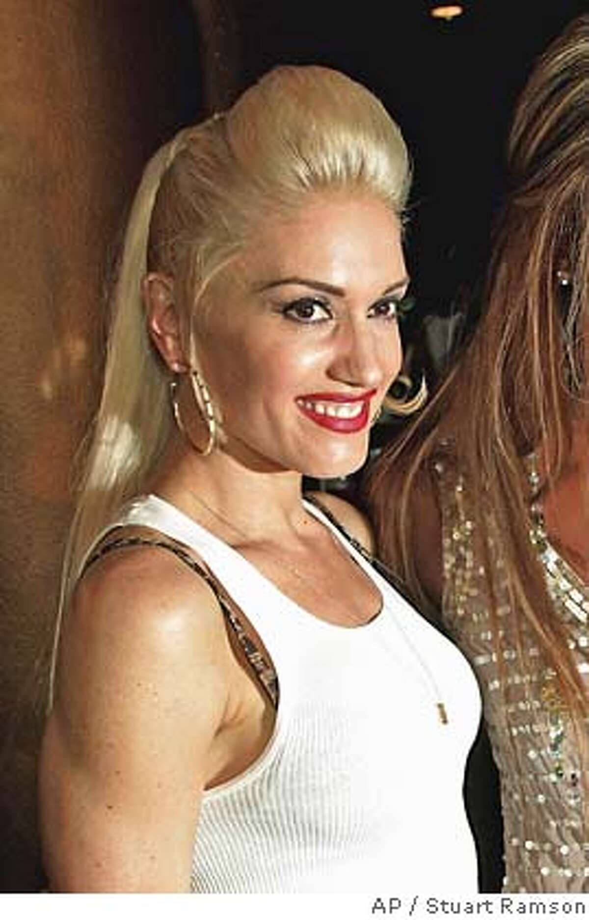 Gwen Stefani met by roaring crowd although her show is steeped in routine