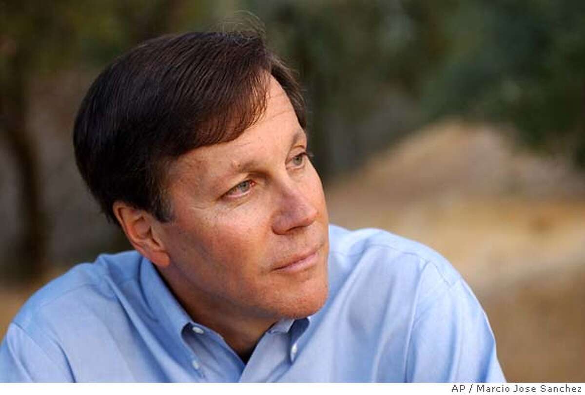 � GIOIA0216A-C-15JAN03-MG-AP --- Poet, critic and translator Dana Gioia is shown outside his home in Windsor, Calif., Wednesday, Oct. 23, 2002. Gioia is President Bush's choice to head the National Endowment for the Arts, the federal agency that channels aid to artists and arts groups. (AP Photo/Marcio Jose Sanchez) CAT