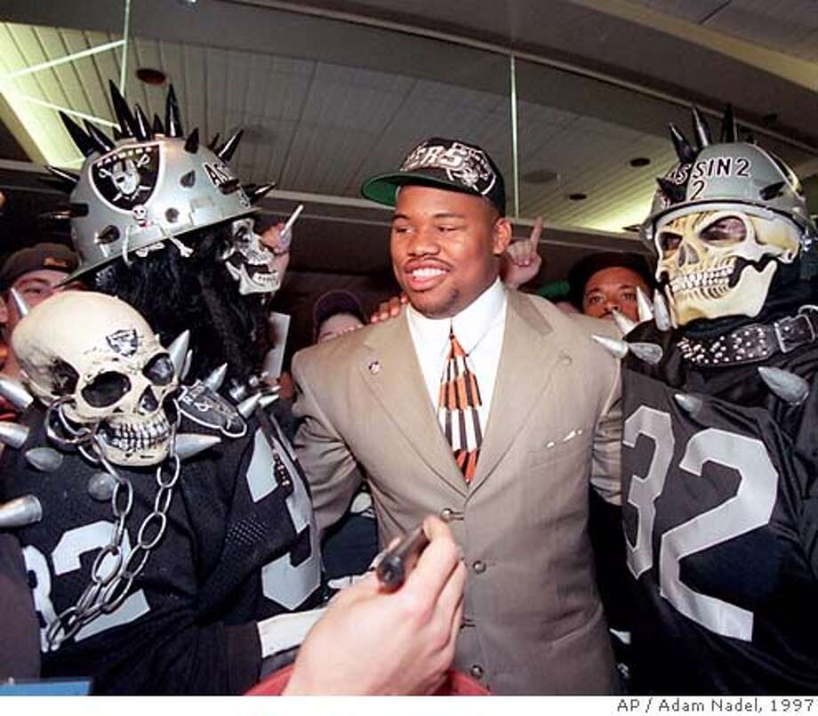 Ex-Raider Darrell Russell is killed in a car crash - SFGate