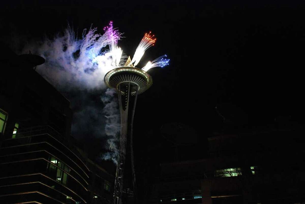 Space Needle cancels New Year's fireworks to ring in 2021