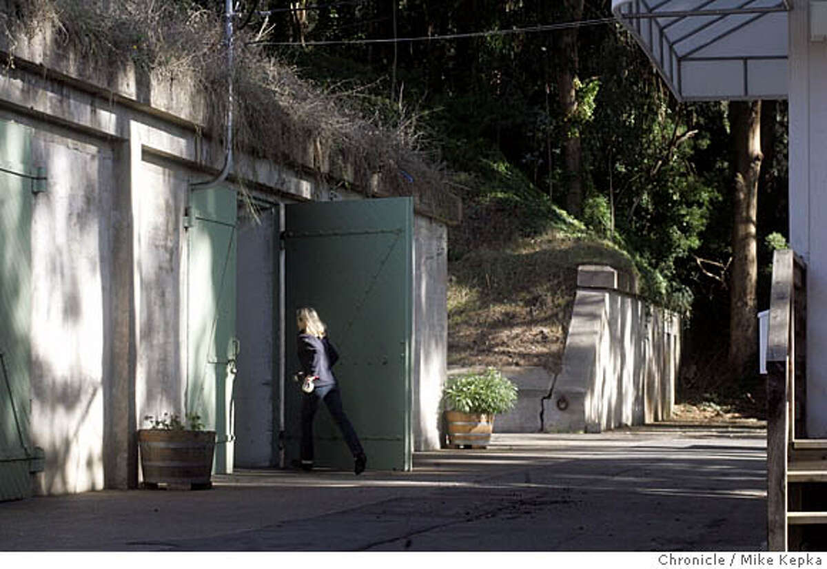 PRESIDIO / BUNKER CHILL / Wine owners keep their collections safe and