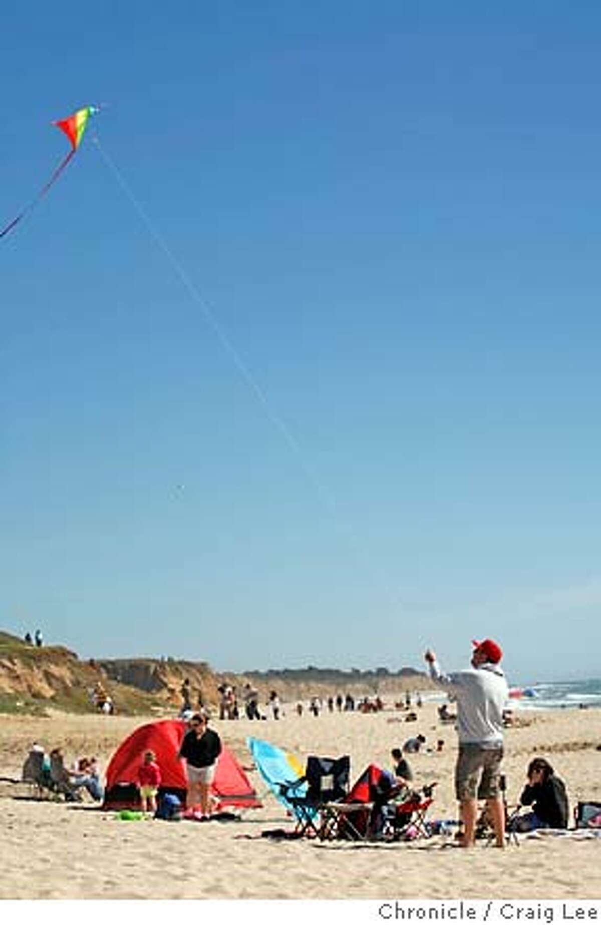 PICNIC23_HalfMoonBay_127_cl.JPG Story on picnic places in the Bay Area. This is Half Moon Bay State Beach, at the end of Kelly Avenue. Photo of Bill Schasteen of Walnut Creek, flying his kite. Event on 5/6/07 in Half Moon Bay. photo by Craig Lee / The Chronicle MANDATORY CREDIT FOR PHOTOG AND SF CHRONICLE/NO SALES-MAGS OUT