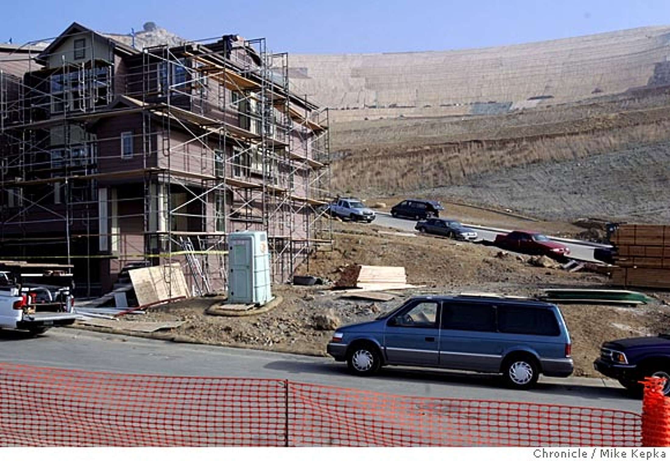 Extreme makeover / Leona Quarry to get a new life as Oakland's biggest