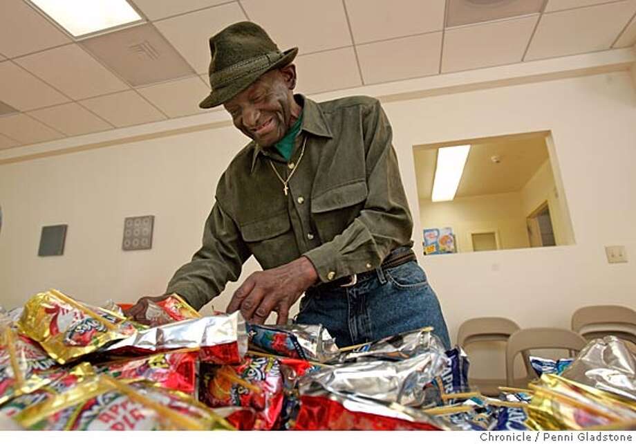 Mission District S F Food Bank Brings The Pantry To The People