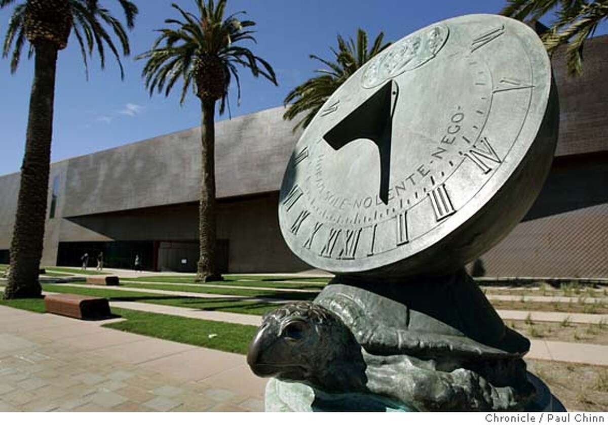 THE DE YOUNG NOT YOUR AVERAGE ARTFILLED BOX / The architects of S.F