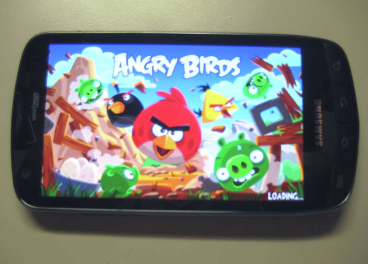Free apps drain batteries, risk security, studies say