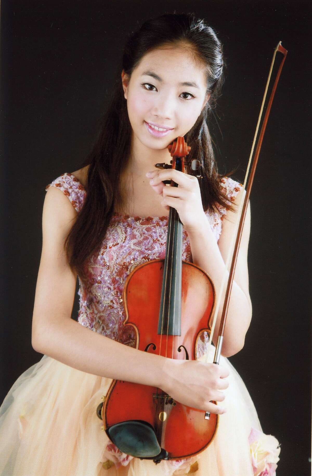Violinist Nancy Zhou. Courtesy San Antonio Symphony