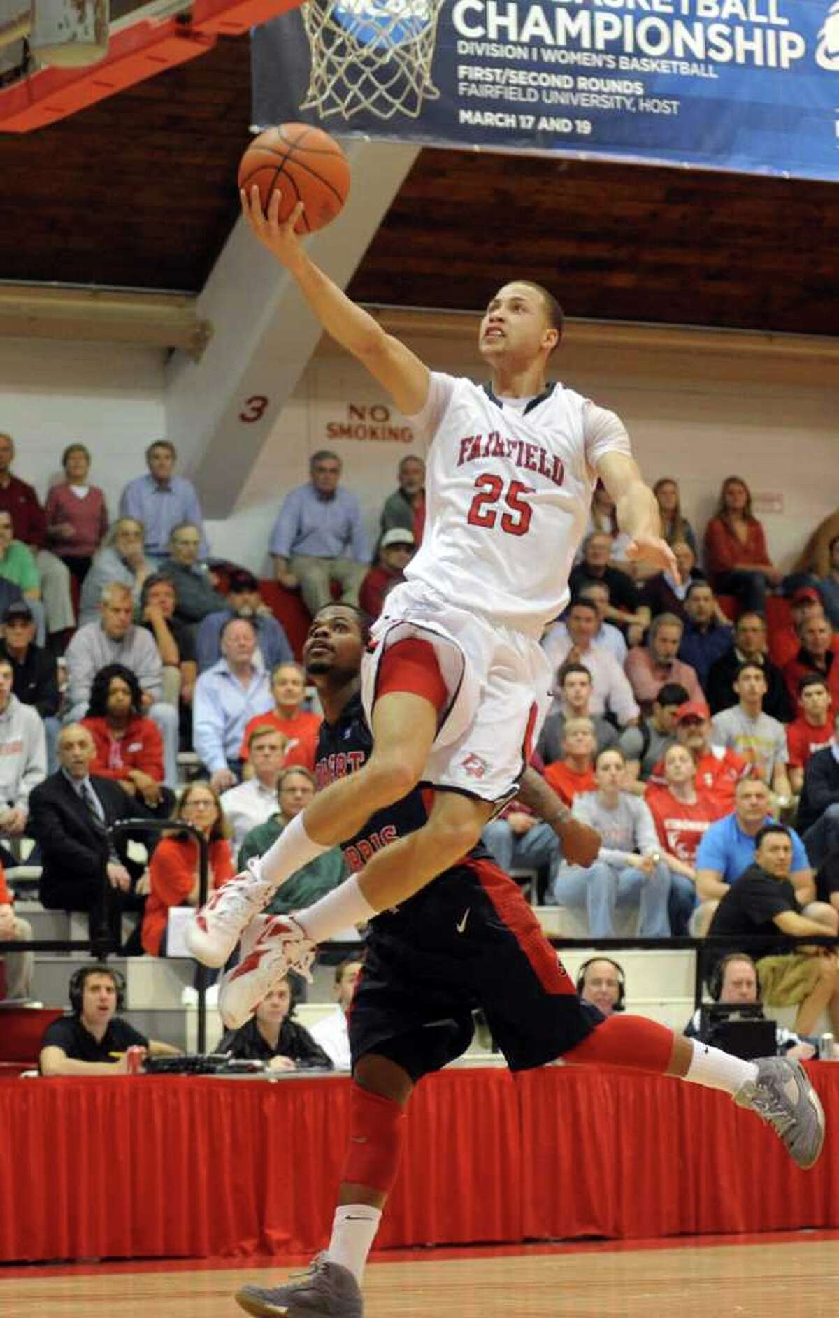 Barrow, Sanders lead Fairfield into CIT semifinal