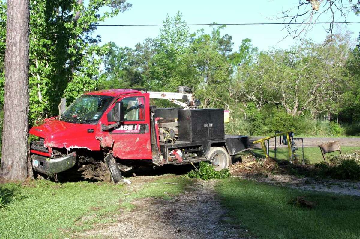 Sour Lake wreck backs up traffic