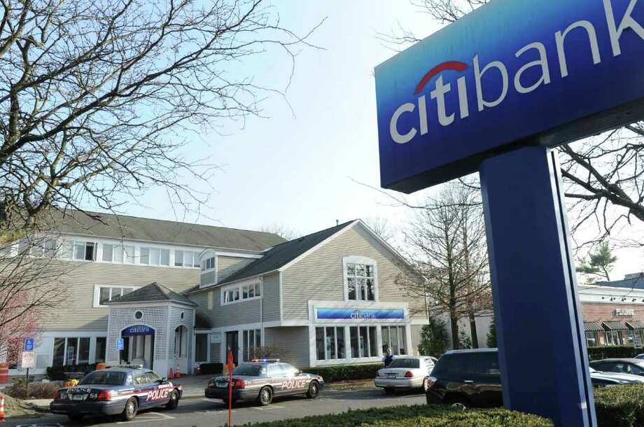 Hunt is on for man who robbed Cos Cob Citibank - GreenwichTime