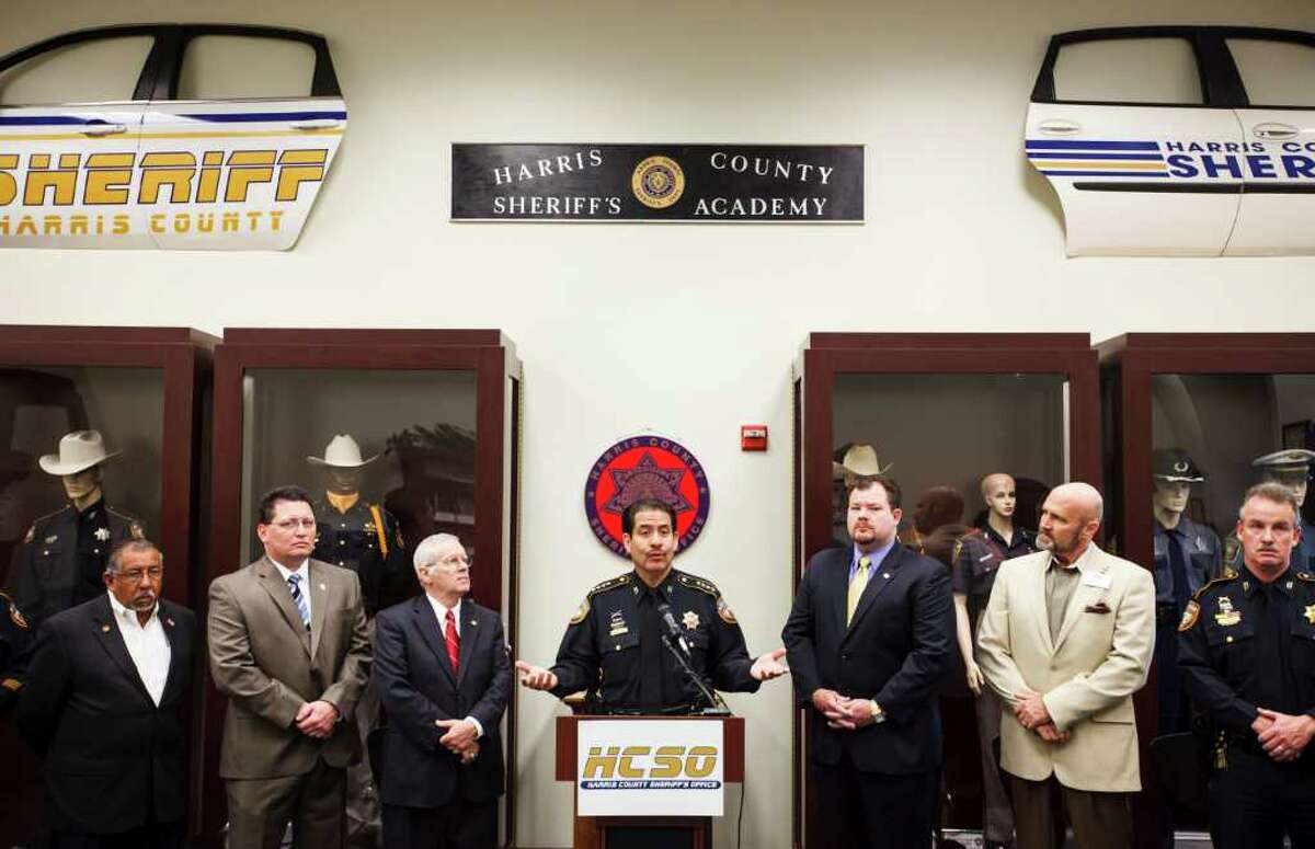 Sheriff's Office training security guards to boost Harris force
